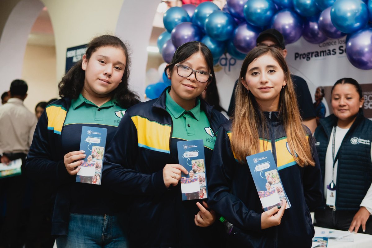 Midesgt's tweet photo. ¡Así vivimos la #ExpoCap en San Pedro Carchá, Alta Verapaz! 👦🏽👧🏽✨
Brindamos información sobre los programas de Beca Social de #CapacitaciónProductiva y #JóvenesProtagonistas, que apoyan a la población guatemalteca a crear nuevas oportunidades y aprendizajes. 🤝🏽 https://t.co/k3won3IAWq