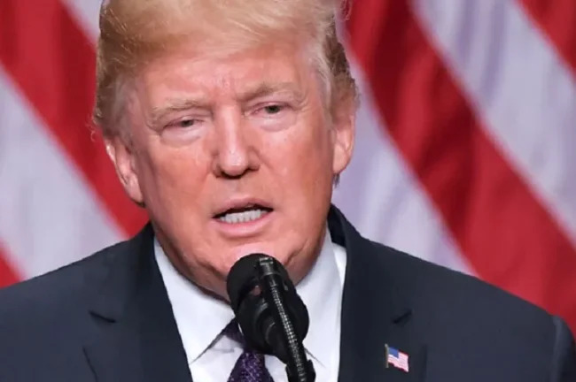 GerbangPost's tweet photo. TRUMP SIFATKAN PERTEMUAN DENGAN XI “SANGAT PRODUKTIF” https://t.co/4qm735sZnH #Trump #XiJinping #PertemuanProduktif #DuniaPolitik #ASChina https://t.co/5aBYF3MbDc