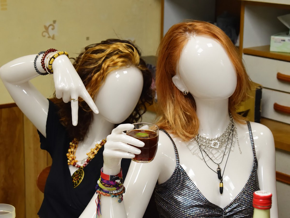 AriBotMaster's tweet photo. More mannequins—the warehouse is starting to fill up. I'll sell some of them, unless Mommy manages to get the money to build another warehouse~ https://t.co/q4We1840mA