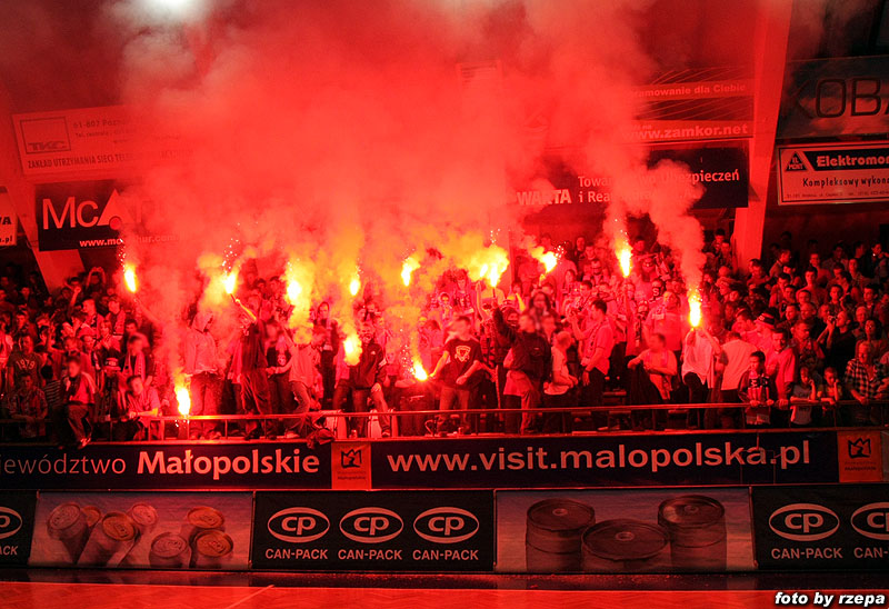 8Samuraj's tweet photo. @quenek010 @Wisla_Basket @mzietara7 #WisłaTwitter https://t.co/AoTxvEpWhG