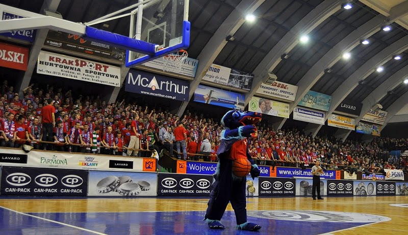 8Samuraj's tweet photo. @quenek010 @Wisla_Basket @mzietara7 #WisłaTwitter https://t.co/AoTxvEpWhG