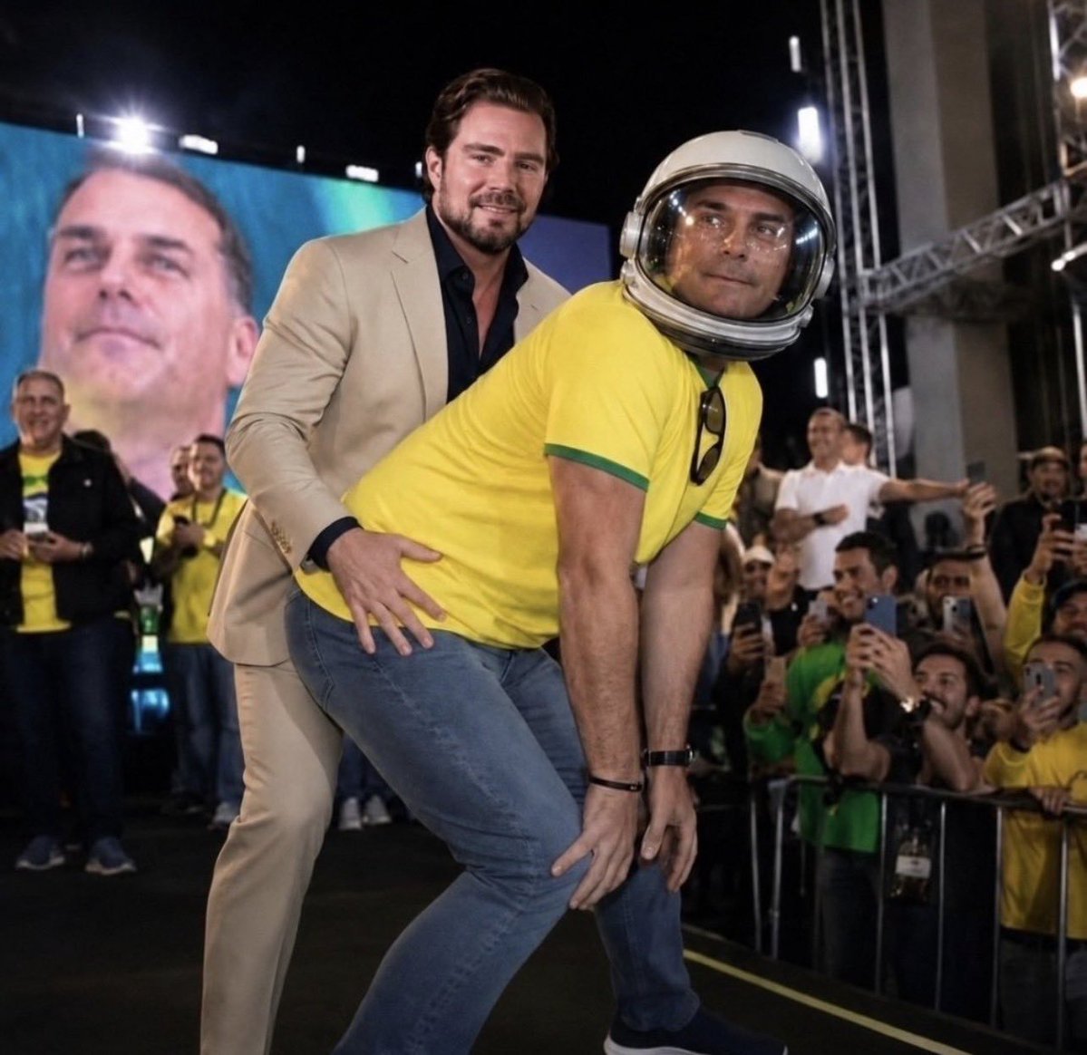 QueroOrgiaMBL's tweet photo. @JbaNaldo @NoticiouAgora Manda salve botzão!!! Abraços e n venha me exterminar no futuro ein!!! https://t.co/OLryzMaip0