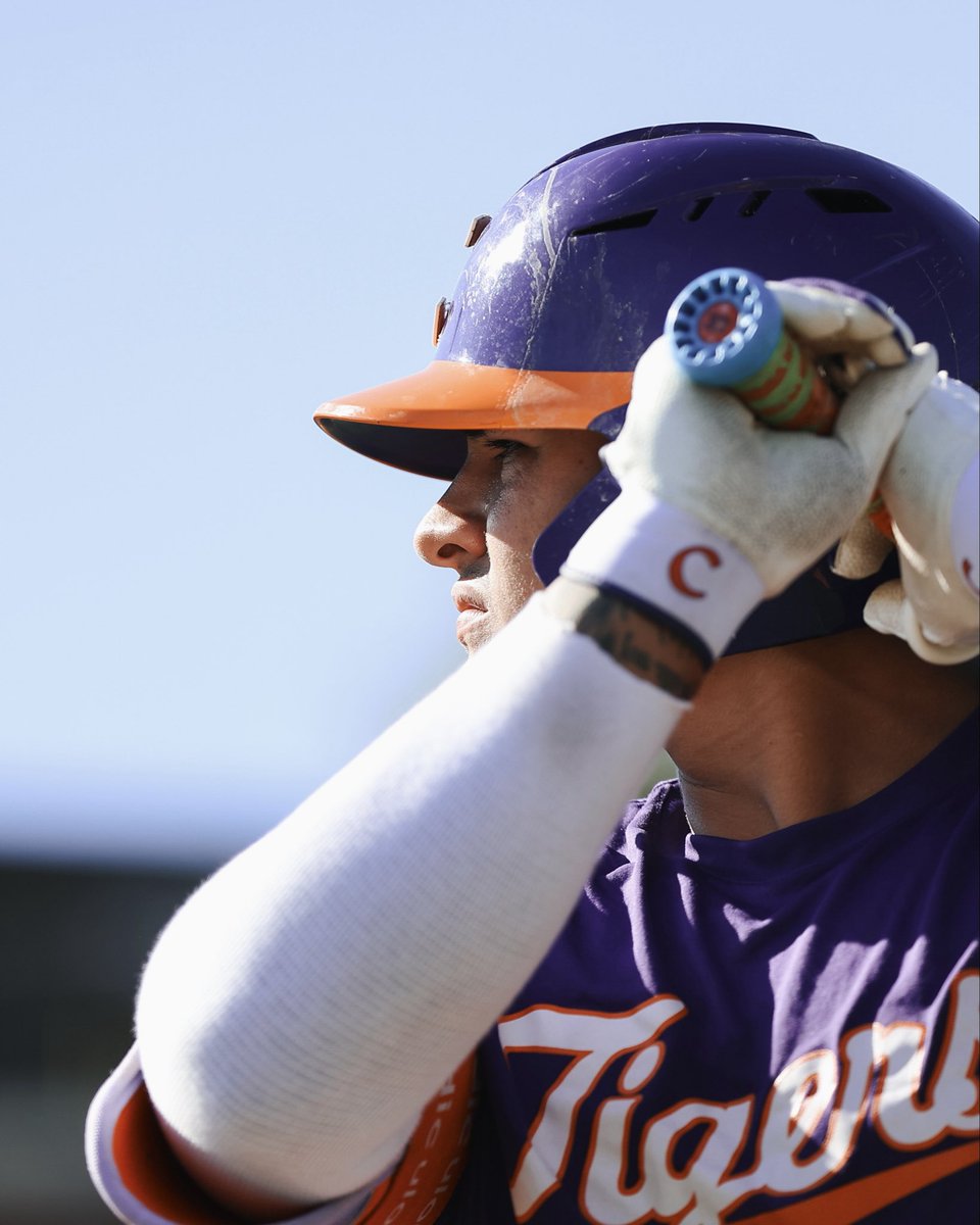 ClemsonBaseball's tweet photo. Friday work 🐅 https://t.co/uFxJiqQKsu