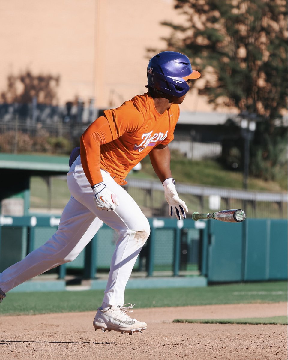 ClemsonBaseball's tweet photo. Friday work 🐅 https://t.co/uFxJiqQKsu