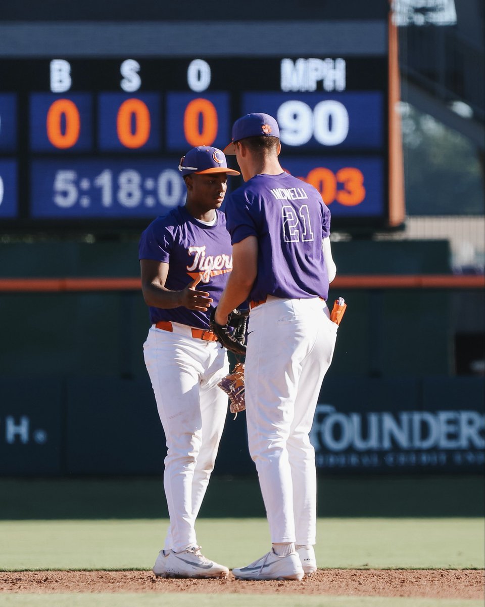 ClemsonBaseball's tweet photo. Friday work 🐅 https://t.co/uFxJiqQKsu