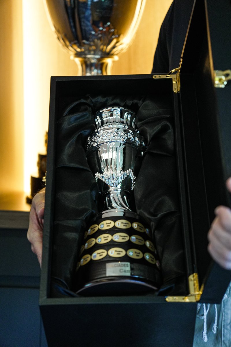 agdws's tweet photo. ¡Reconocimiento a la trayectoria de Milciades Morel, campeón de la CONMEBOL @CopaAmerica 1979 con la @Albirroja! Muy merecido, querido Tanque. ¡Tu legado será eterno! https://t.co/zeqZWraIXO