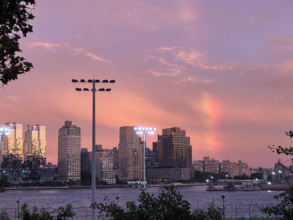 haroldgoldberg's tweet photo. Haunting. The rainbow without rain before the storm. NYC. LES. #Noreaster https://t.co/WXLHcYzZ1b
