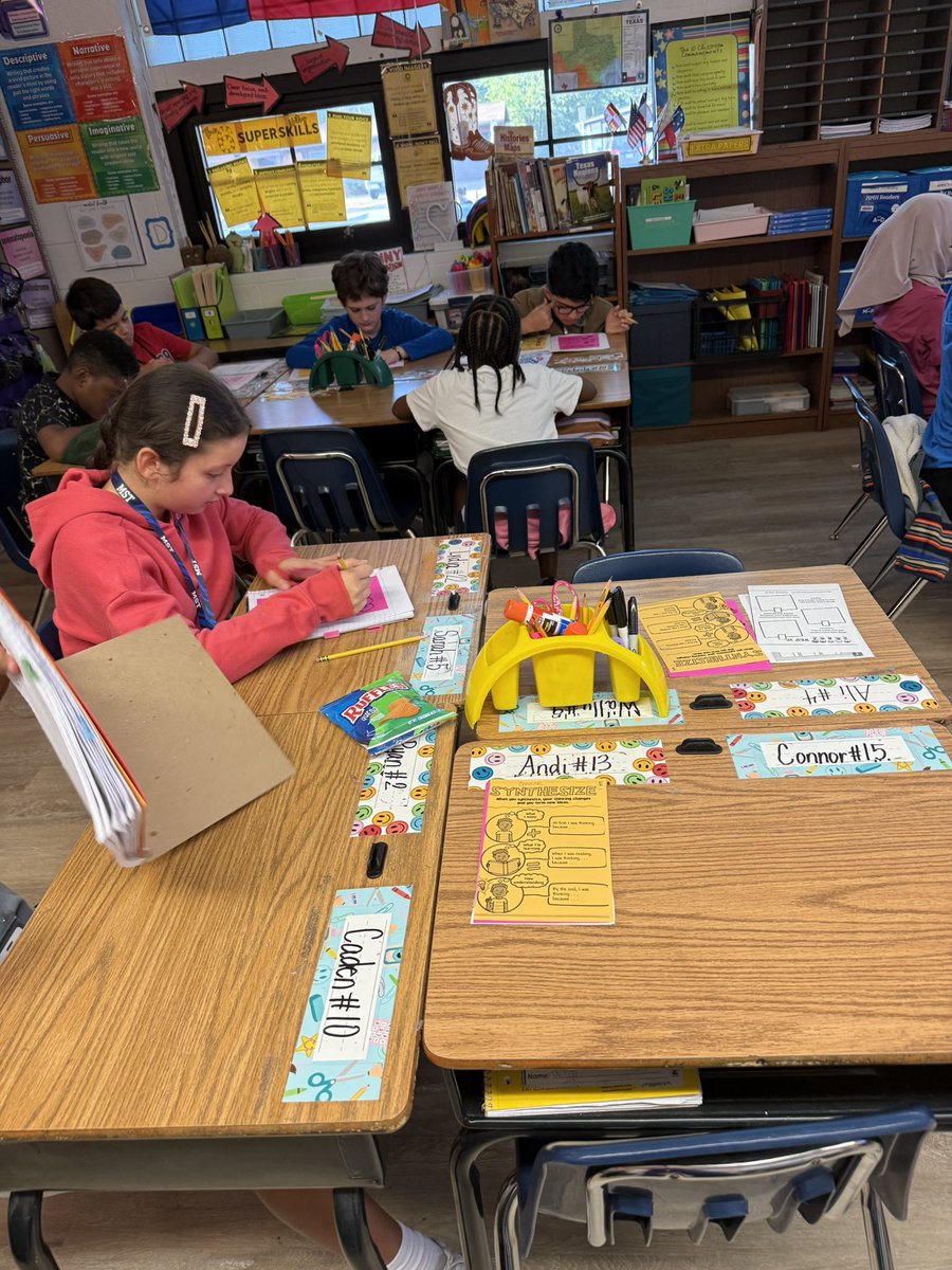 lauren_bolack's tweet photo. Focused notes happening so seamlessly during LIFT walks today! From vocabulary &amp; definitions to examples, visuals, &amp; student thinking, Ms. McLeroy’s &amp; Ms. Adindu’s students showed us what it looks like when AVID strategies become part of the everyday learning experience. #AVID https://t.co/DQtcFTuFi3