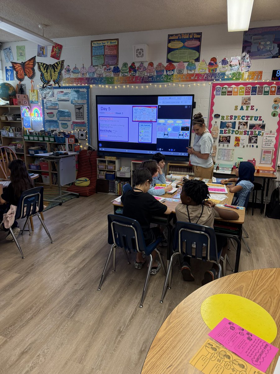 lauren_bolack's tweet photo. Focused notes happening so seamlessly during LIFT walks today! From vocabulary &amp; definitions to examples, visuals, &amp; student thinking, Ms. McLeroy’s &amp; Ms. Adindu’s students showed us what it looks like when AVID strategies become part of the everyday learning experience. #AVID https://t.co/DQtcFTuFi3