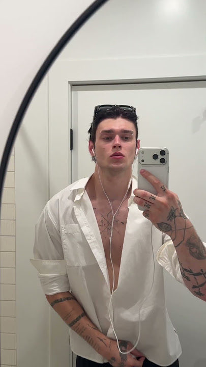 Damondevill_'s tweet photo. Se amar é importante, conhecer a si mesmo e desbravar os prazeres de seu corpo e alma. 🖤 https://t.co/ENu23DZKE5