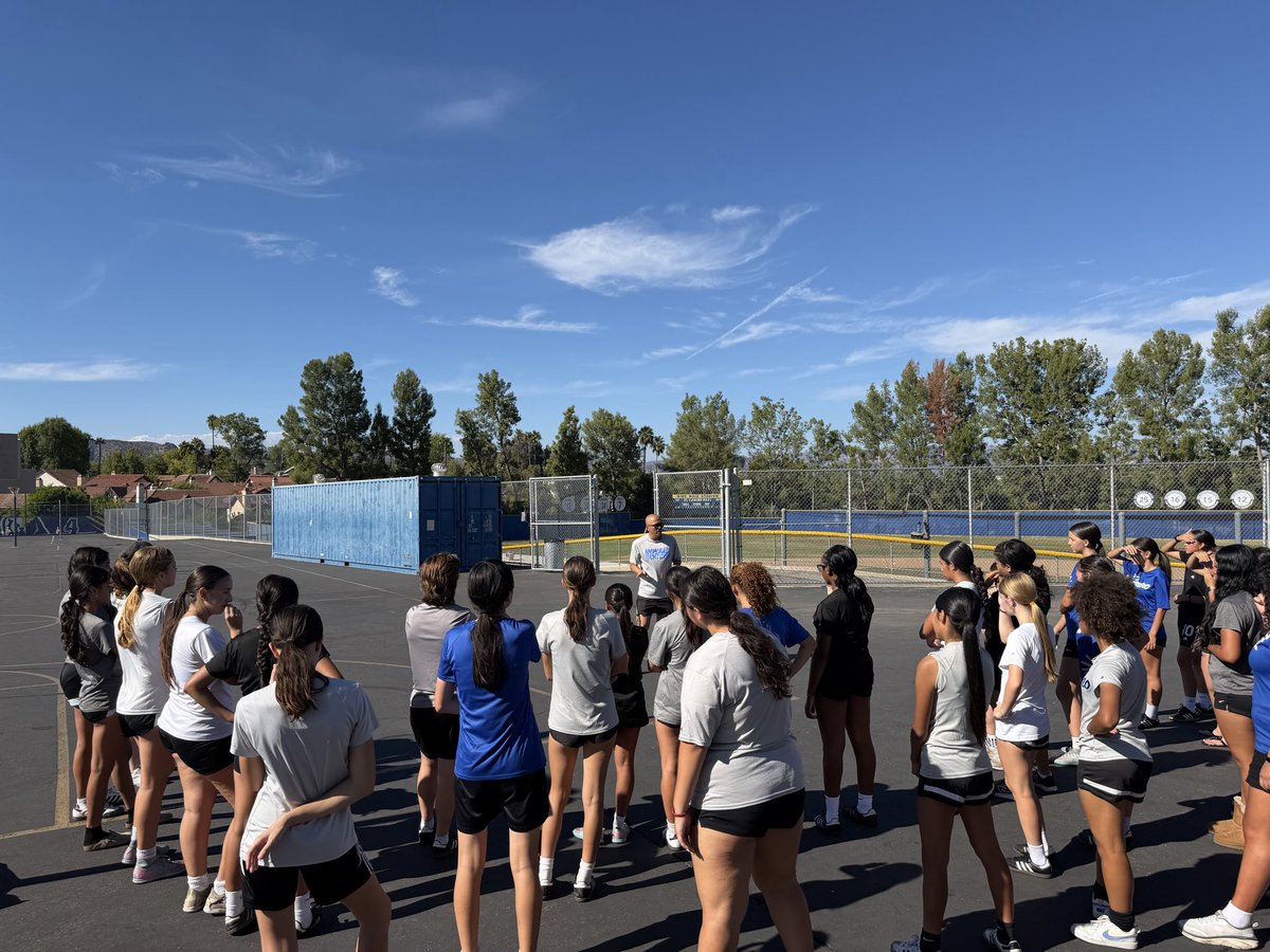 ecrathletics's tweet photo. The 3 have been freed indeed!  

These 3 didn't wait long to get back and bring some normalcy to their programs and their classes.

Great to have them all back!

WeBleedBlue!! https://t.co/4pShWyPhZ5