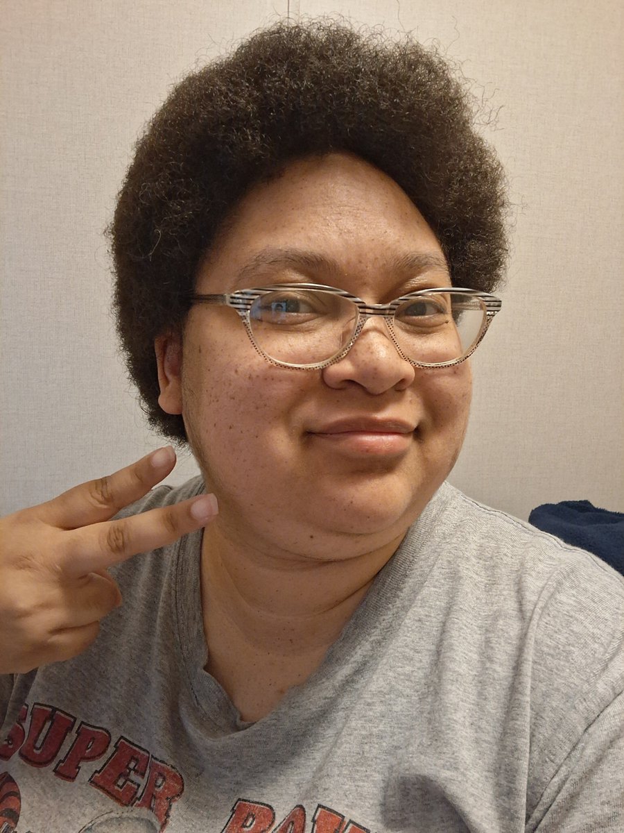 authorcdw's tweet photo. Happy Friday, I say as i end the first week of my new job! Here's to the weekend! Going to write, read, and binge Disney movies while also hanging with my fam! 

#fridayvibes https://t.co/uB8WfVcv0p