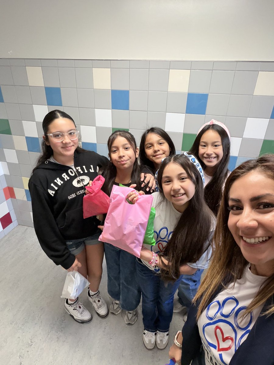 EAldaco_WDS's tweet photo. Attendance Matters!! Today we celebrated all our perfect attendance students for the first nine weeks! So proud of them!!!@SurrattCubs https://t.co/qJACQqSXz3