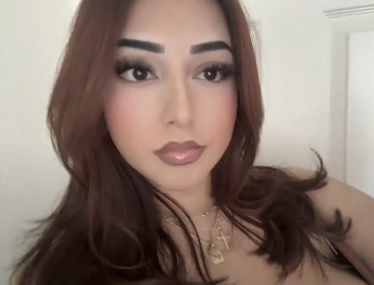 AntieAnns's tweet photo. It’s so funny when bots comment or dm me. They be like “hey Ann how are you?”. Like that’s not even my name. My name is obviously mommy🙄 https://t.co/zLIWCwjSql