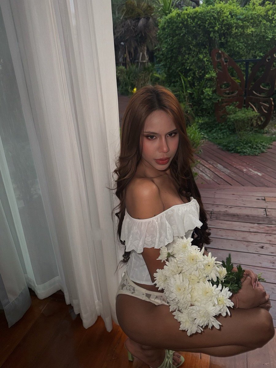 hhndles's tweet photo. #ladyboy_jeddah 
#ladyboy_both_in_jeddah https://t.co/vdiWCO0cOZ
