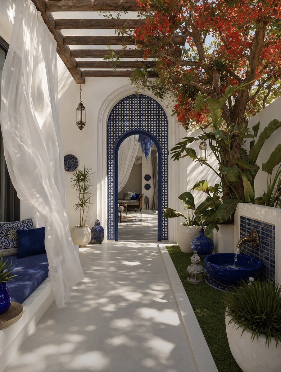 INTERIORPORN1's tweet photo. Peak Moroccan architecture https://t.co/QdRHRhxfi4