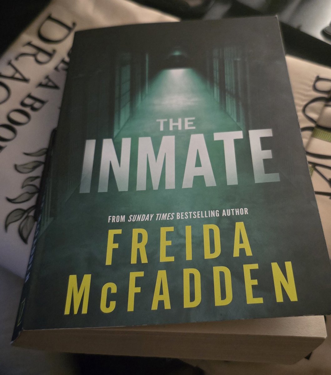 _ReaperOfPages_'s tweet photo. Book number 4 of my TBR done... within 24hrs ish. And that was a major twist...
So now its up to the spinning wheel to choose my next book

And the choice is.....it seems like my wheel has a set author in mind so far https://t.co/q5LjkVRcMh