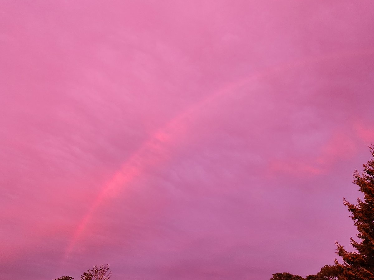 CaitlynChale's tweet photo. The sky was absolutely incredible before the storm. https://t.co/vAdABsERNI