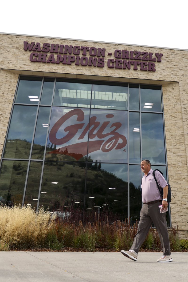 MontanaGrizFB's tweet photo. Back on the road 👏

#GoGriz https://t.co/IxiZ4r4JI4