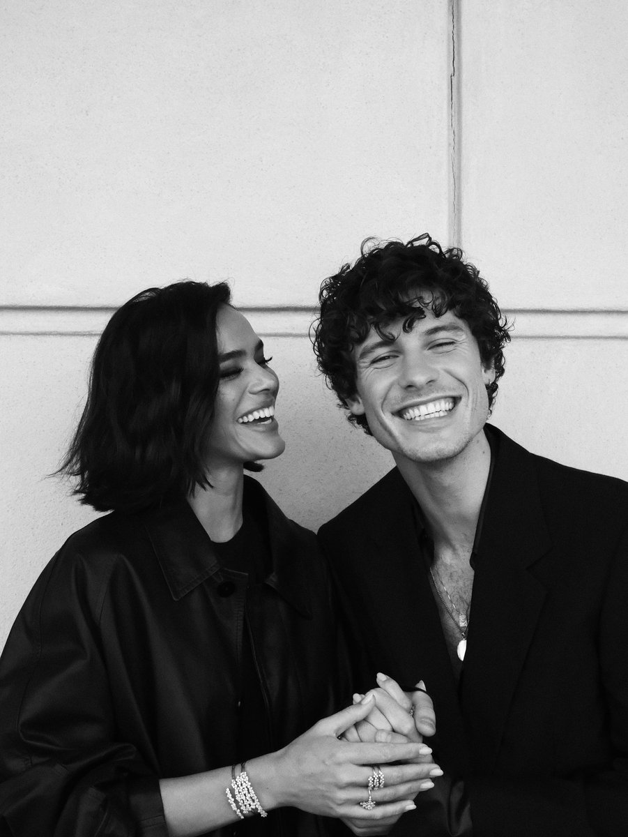 ShawnMendesBRA's tweet photo. Bruna Marquezine via Instagram 🖤 https://t.co/mGEMbSYefv