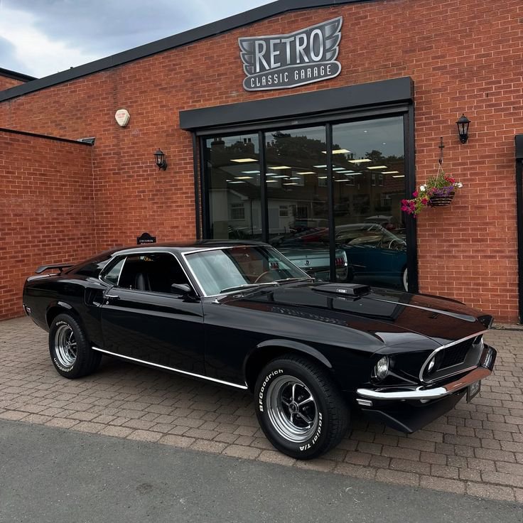 RestoMod804's tweet photo. Ford Mustang Mach 1 Fastback in Triple Black, nothing else needed. 🖤🇺🇲 https://t.co/swf6ngjEeM