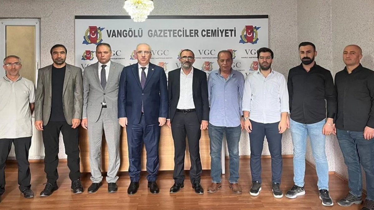 vanekspres's tweet photo. Saadet Partisi’nden Vangölü Gazeteciler Cemiyeti’ne ziyaret https://t.co/iVupl70ewM #SaadetPartisi #VangölüGazetecilerCemiyeti #Basın https://t.co/aGiThnk1Aq