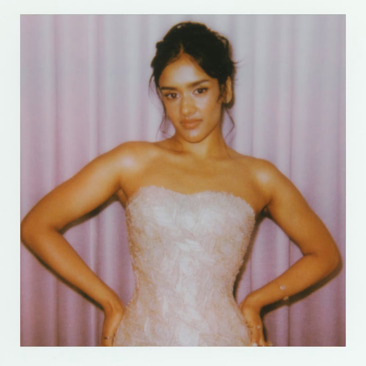 shabanadaily's tweet photo. polaroid princess ♡ https://t.co/w6VY04Sj15