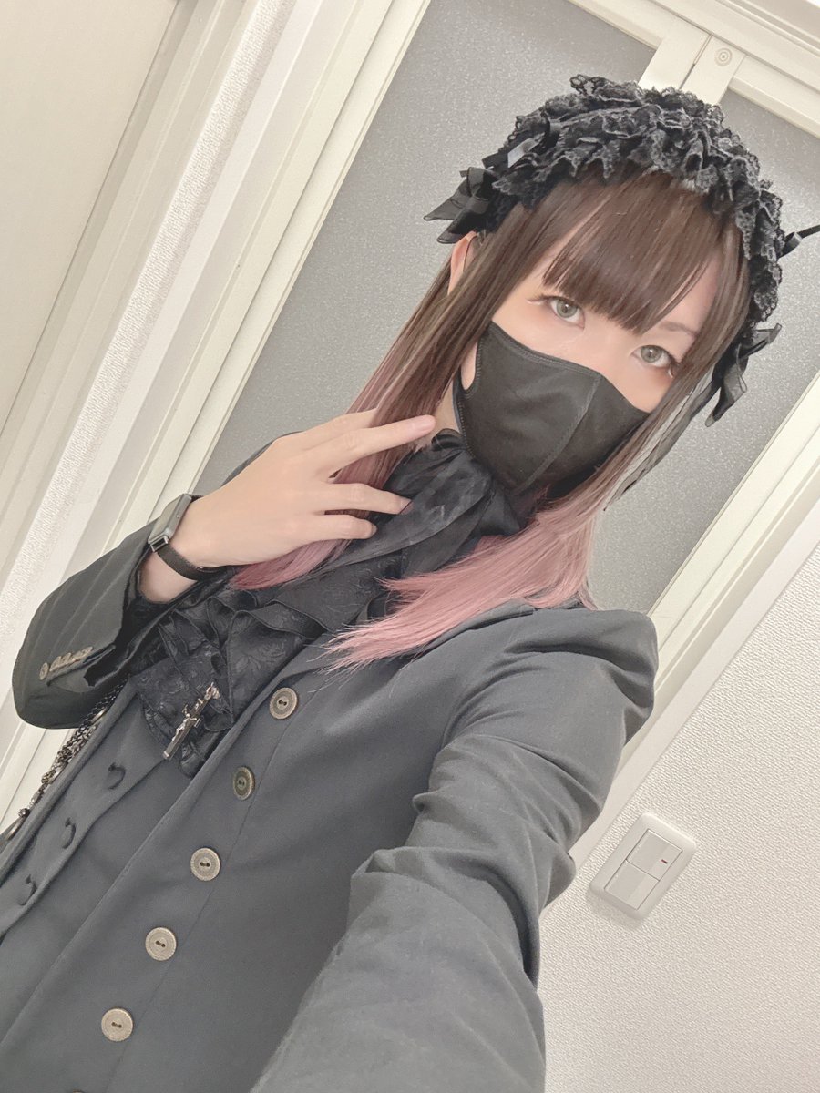 Loader_make's tweet photo. 上着差分🥀🦇 https://t.co/u7ce5VVZTl