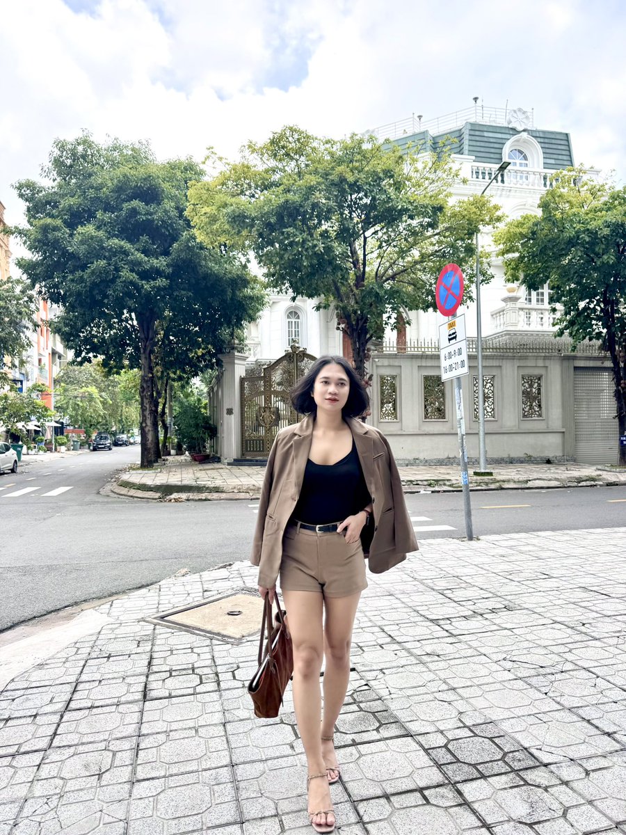 chr_mano7's tweet photo. เขาหาแฟนกันยังไงคะ #พัทยา https://t.co/T3ml0UmNwn