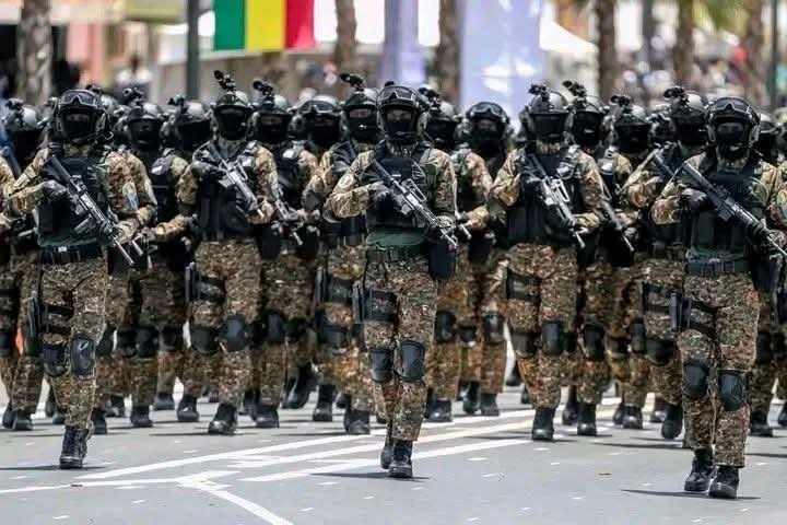 Said_223_K's tweet photo. MALI 🇲🇱

Les FAMA ont porté un coup dur en capturant #Badra_Aliou_Dicko — surnommé #Bad — près de la frontière mauritanienne. Ce terroriste de 34 ans, spécialiste de la logistique, est le bras droit d'#Amadou_Kouffa, de la  Katiba du Macina au Mali.
Bravo aux FAMA. @DirpaFa 🇲🇱✊🏻 https://t.co/8nG6P4AhhK