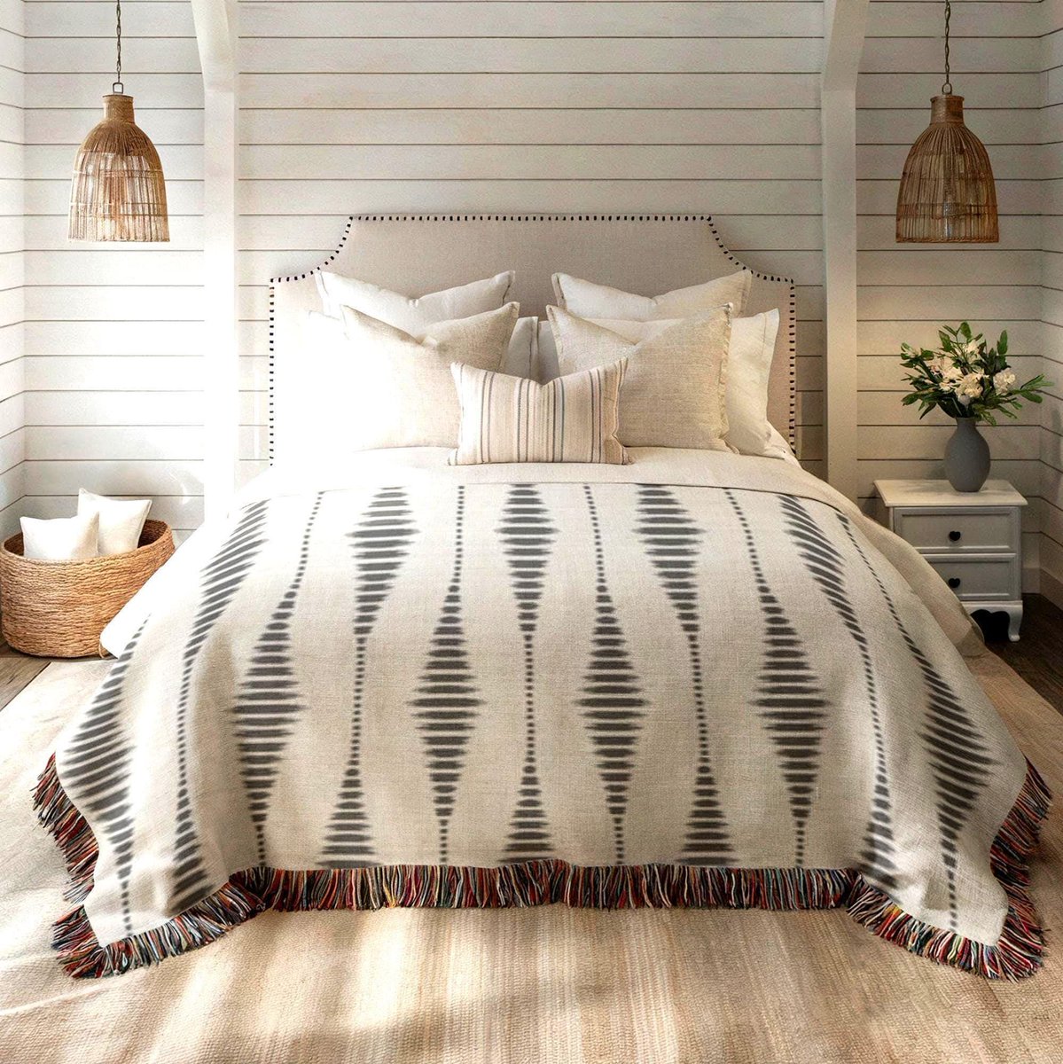 TimelessBohoCo's tweet photo. The Beige Black Geometric Woven Cotton Throw features a minimalist design with a modern neutral color palette. It is made to order, making it suitable for bedroom decor or gift occasions. https://t.co/vQ73cD1SbA