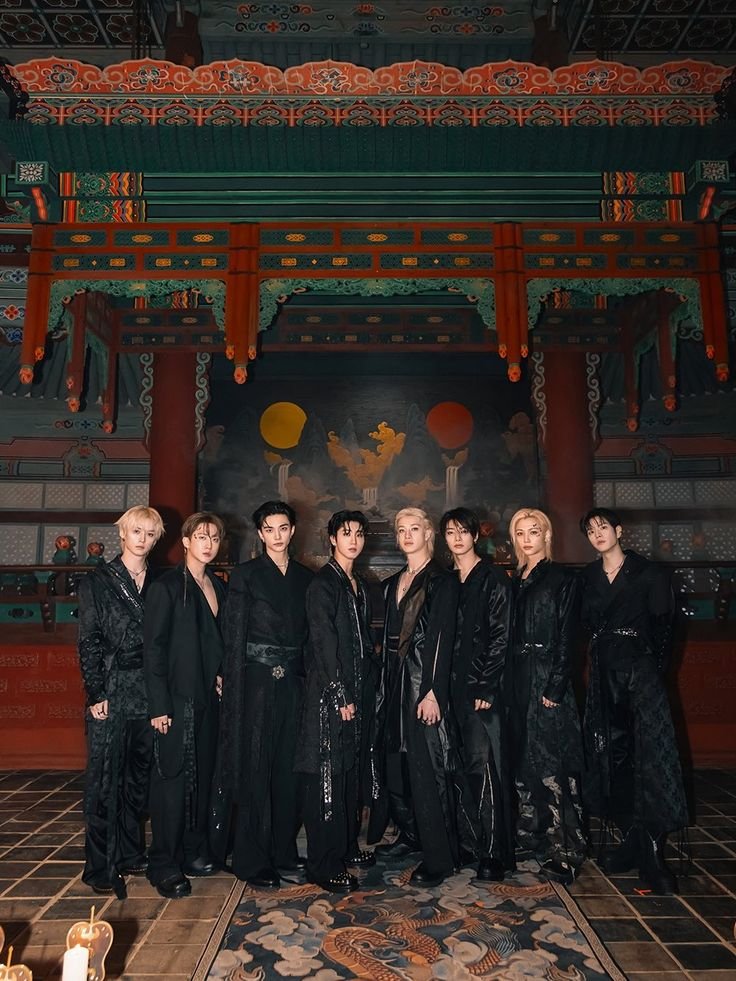 STAYsSPOT's tweet photo. Stray Kids' "DIVINE" has reached 100 MILLION streams on Spotify! ☁️🔥

— It becomes their 30th song to do so

#StrayKids #DIVINE @Stray_Kids https://t.co/1n1QihMT3J