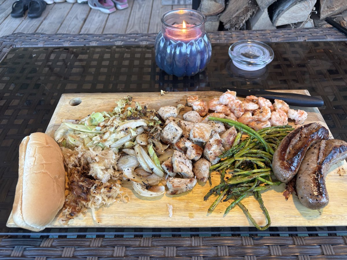 TsSavedbyGrace's tweet photo. There’s enough for two who’s coming? 🤤 https://t.co/RojxWE59Qm