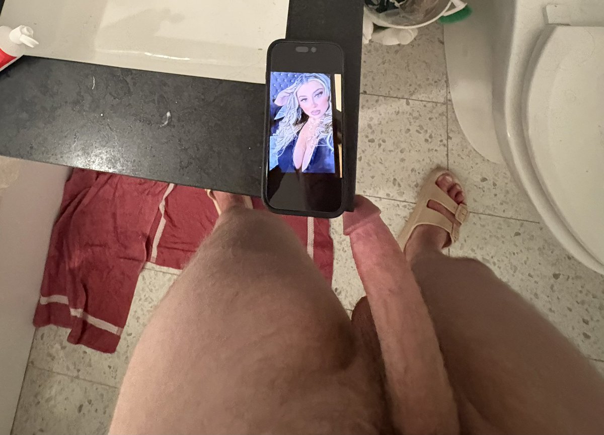 u40003000's tweet photo. @nina_jeann you own me goddess https://t.co/PvvjDMbtKL