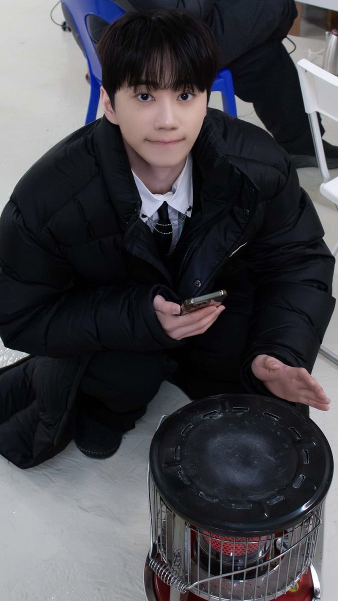 m22212p's tweet photo. 진짜 이준영 너무너무 귀엽고 섹시함 https://t.co/8rKGYj5AVd