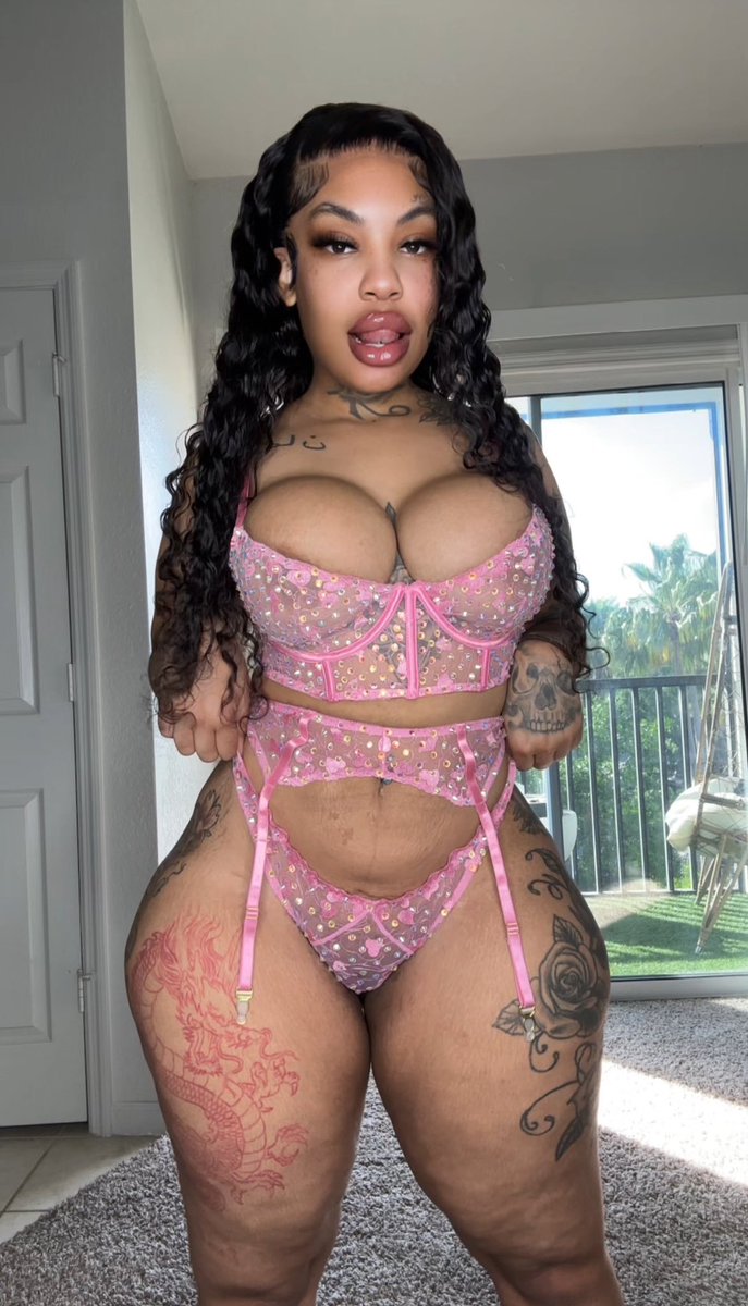 claraphin01's tweet photo. I'm available for hookup tonight 👀
 #Cincinnati513 #Cincymeets #Cincyfreaks #Cincy513 #513Area #CincyAreaCode https://t.co/cbCScbJY0p