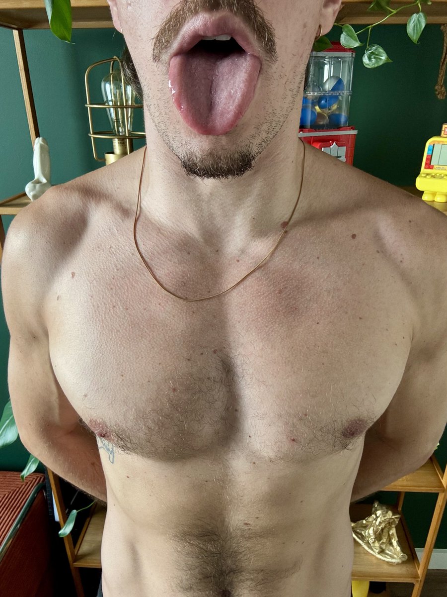 urdadsfleshlite's tweet photo. prepare for himbo autumn 🙂‍↕️ https://t.co/M9H9su0UmT