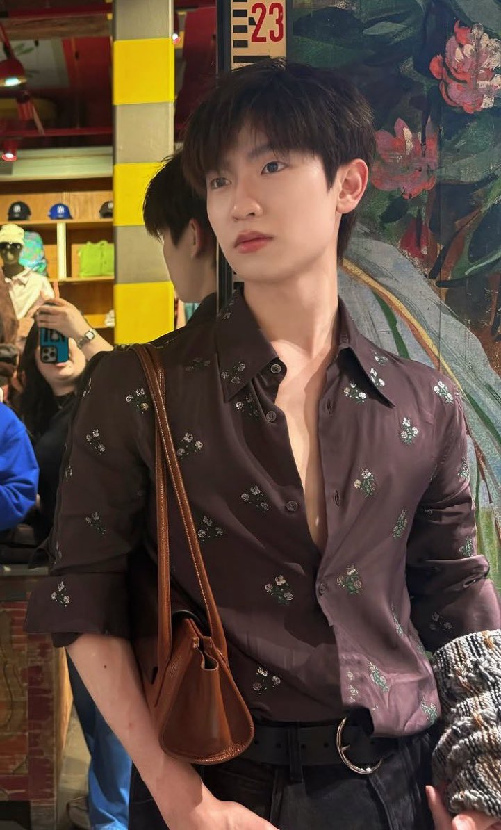 gthn0103's tweet photo. หล่อมากกก ตี๋อิตาลีโน่ https://t.co/4lxJPqBuF2