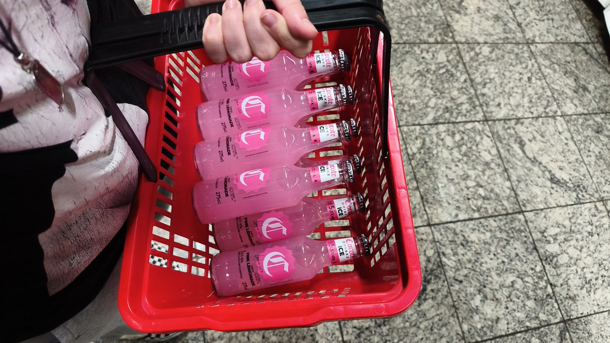 tocomdepresso's tweet photo. fazendo a compra do mês aq glr https://t.co/qeVE2nQrxa