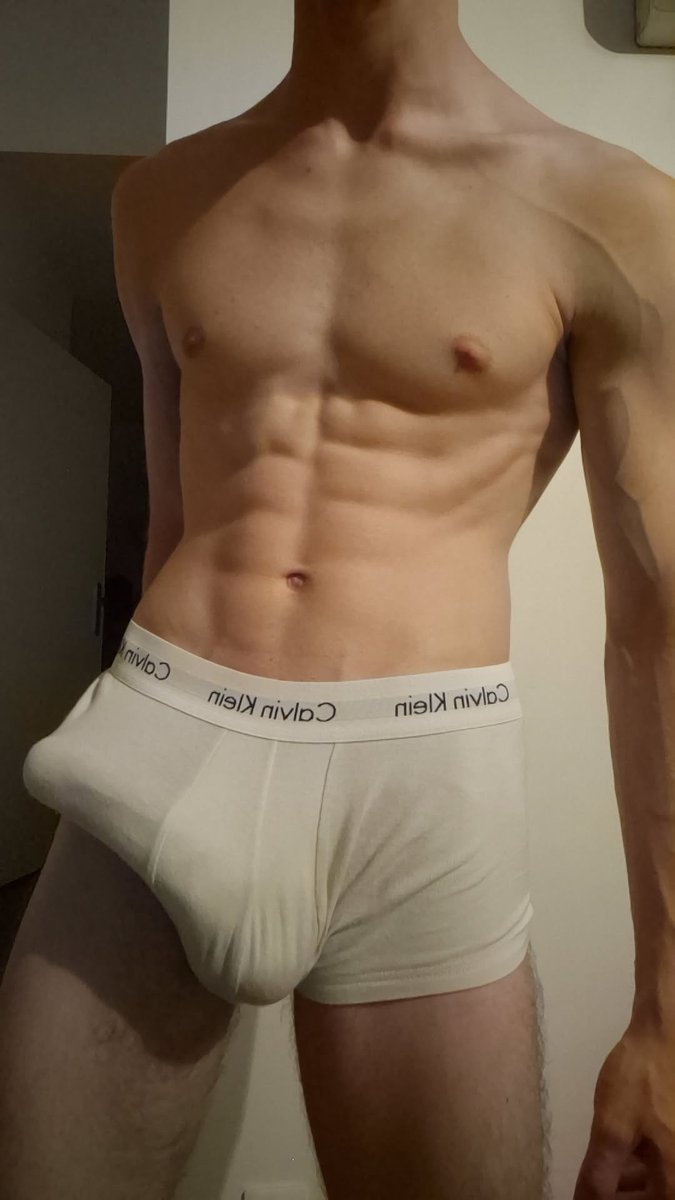 Lbtubbp's tweet photo. Salut les mecs je suis nouveau sur x faites moi un bel accueil 😜 https://t.co/dkivdzrAky