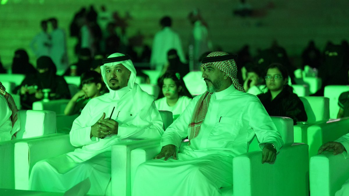 NBM_GOV's tweet photo. زيارة فريق برنامج معازيب العقار لاحتفالات اليوم الوطني، وسط أجواء وطنية وتراثية تعكس أصالة المكان وفرحة المناسبة 🇸🇦

سعدنا بحضورهم ومشاركتهم أهالي عرعر هذه الليالي الوطنية.

#اليوم_الوطني_السعودي #عزنا_بطبعنا 
#أمانة_منطقة_الحدود_الشمالية https://t.co/VngbQmvHWB