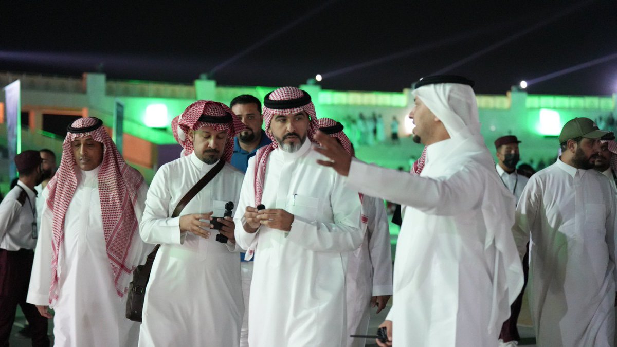 NBM_GOV's tweet photo. زيارة فريق برنامج معازيب العقار لاحتفالات اليوم الوطني، وسط أجواء وطنية وتراثية تعكس أصالة المكان وفرحة المناسبة 🇸🇦

سعدنا بحضورهم ومشاركتهم أهالي عرعر هذه الليالي الوطنية.

#اليوم_الوطني_السعودي #عزنا_بطبعنا 
#أمانة_منطقة_الحدود_الشمالية https://t.co/VngbQmvHWB
