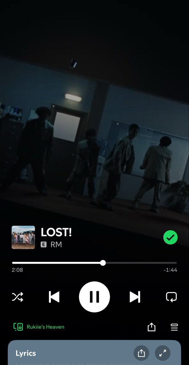 _Rue613's tweet photo. After a long week I need my headphones, Art, and BTS! https://t.co/zoKgJKdUYW