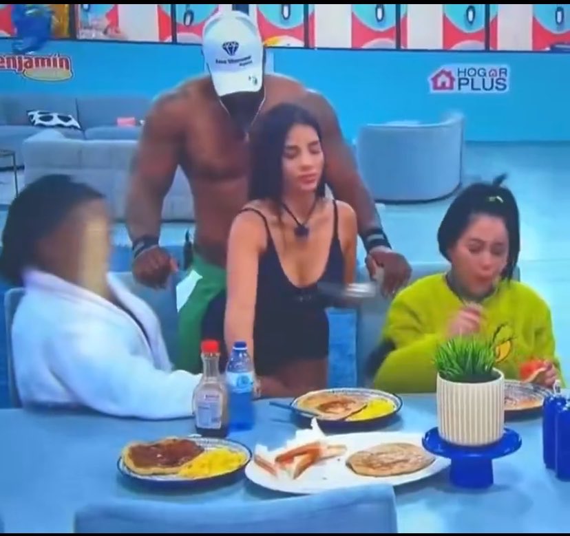 NeymarJrdaa's tweet photo. @lili99030 @MrStivenTc1616 Es enserio que estas comparando a Maria Julissa con una pt que cule* en vivo en un programa de TV…y aparte de eso….es actriz Nopor….y que tiene varios hijos con padre diferente….y ah se me olvidaba que esto lo hacía en en vivo para su hij@s la vieran  la clase de mujer que es https://t.co/z9RCShaQTo