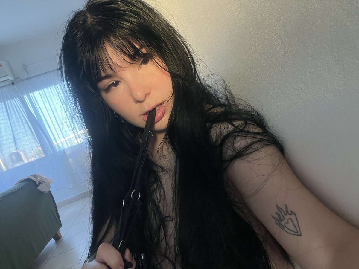 byCarmen222's tweet photo. My hair is messy, but I had fun. Do you want to see?👀🖤🔥
https://t.co/TXMP9EL2Jy
https://t.co/TXMP9EL2Jy
https://t.co/TXMP9EL2Jy
#OnlyFansPromo #OnlyFansRT https://t.co/qEUEo1uODq