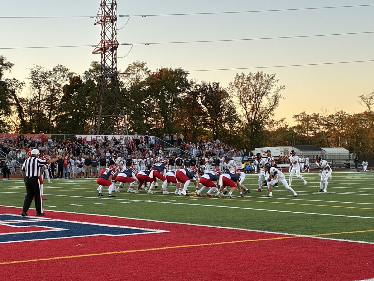 CoachWillOrtiz's tweet photo. Friday night lights looking for more future Knights 👀⚔️🛡️💪. 

Bulldogs vs Cavaliers. Undefeated vs Undefeated. Can’t ask for a better bye week. 

@LCA_Athletics 
@LCABulldogsFB 
@JFFootballCavs 
@JFHSsports https://t.co/50YHm8gFdF