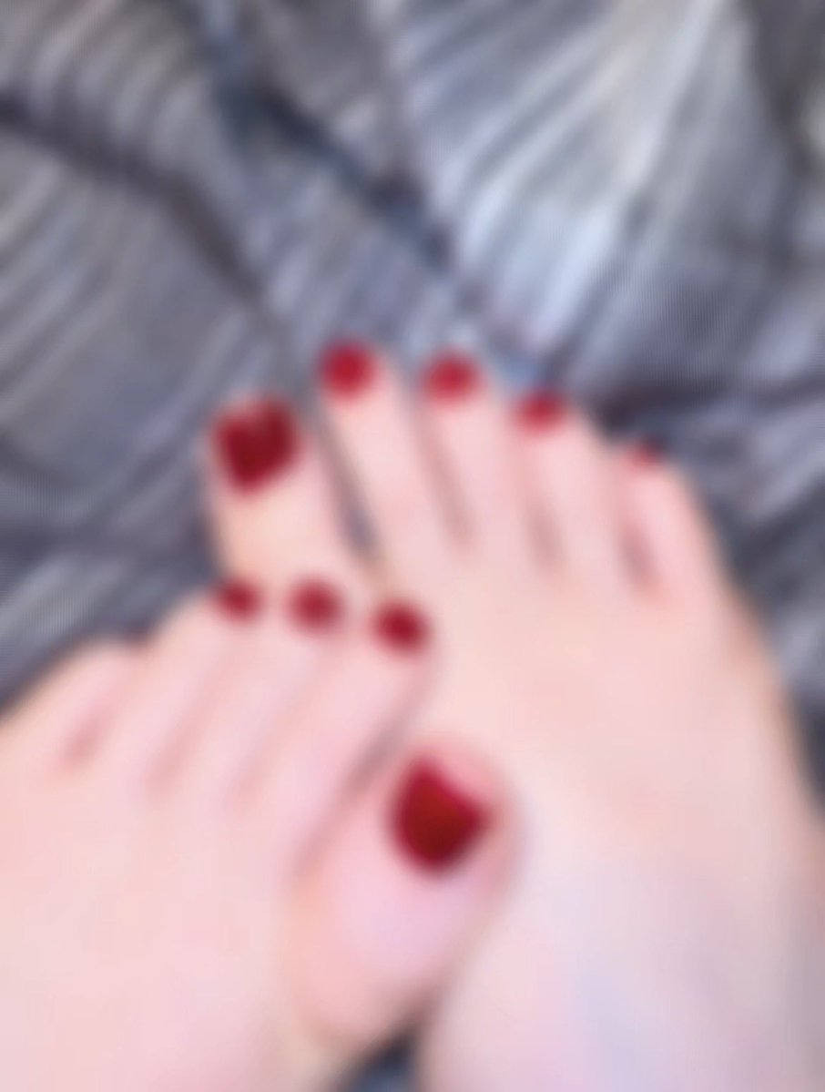 DemiiValentinee's tweet photo. Just a little preview 👀🦶
Just uploaded 10 close-up pics + soles… the rest is on FeetFinder 😘💕
https://t.co/O2E64Jy46Z https://t.co/iOjFCDfvCI