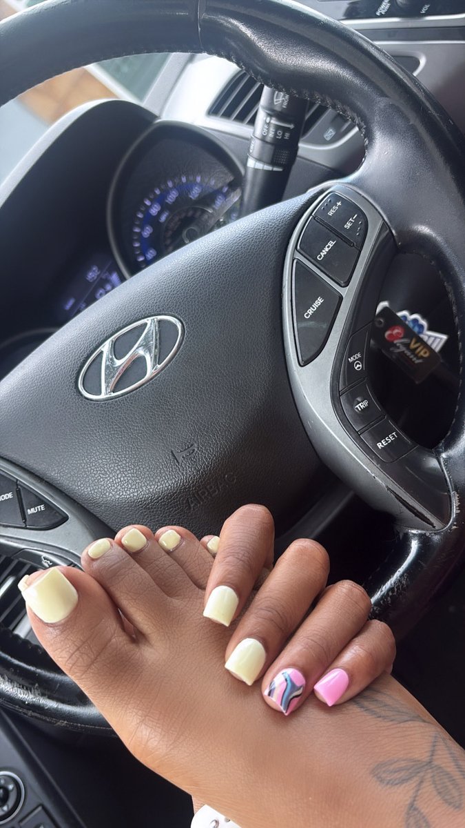 igobydria's tweet photo. #Chunkytoes https://t.co/ybb8CL7CYh