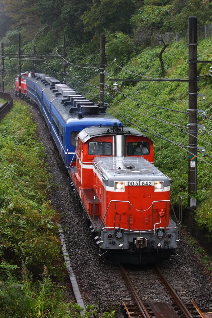 wuxing_love's tweet photo. 20年前の11月のイベント列車に向けた訓練列車
本番は旧客ですが試運転は12系でした。
06/10/23 青梅-宮ノ平、石神前-日向和田 https://t.co/uRF2hlJULZ