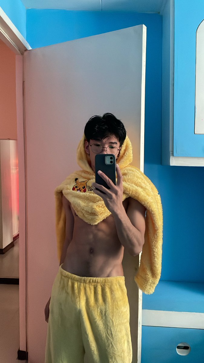 nobitafckbl's tweet photo. fav mirror selfie. Ash the Pokéboi ⚡️ https://t.co/wUcc9UpNOt